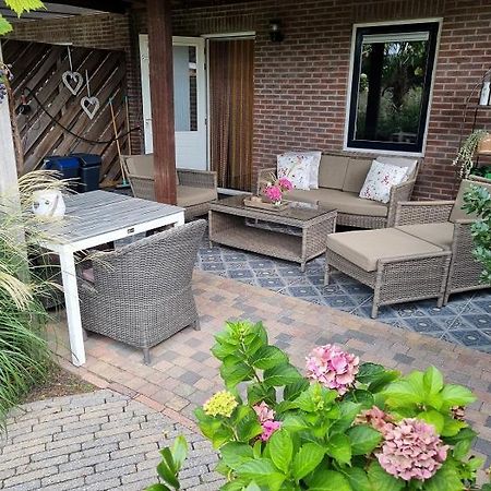 Bed And Breakfast De Dijk Zuid-Beijerland Bagian luar foto
